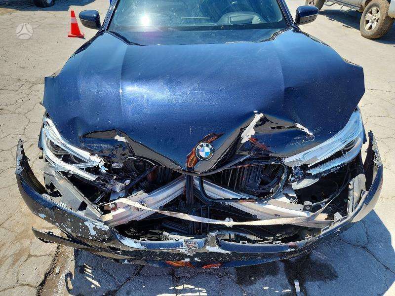 BMW 750, 4.4 l., Седан