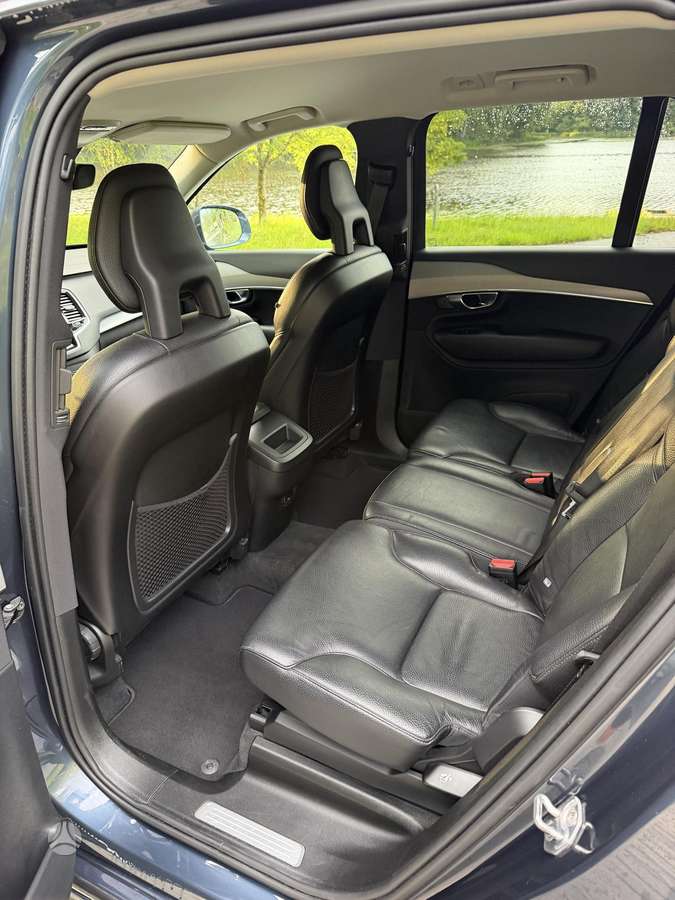 Volvo XC90 - 11