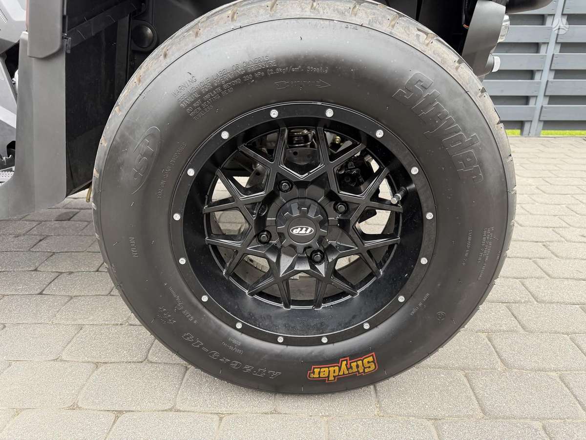 Can-Am Outlander Max 1000cc, keturračiai