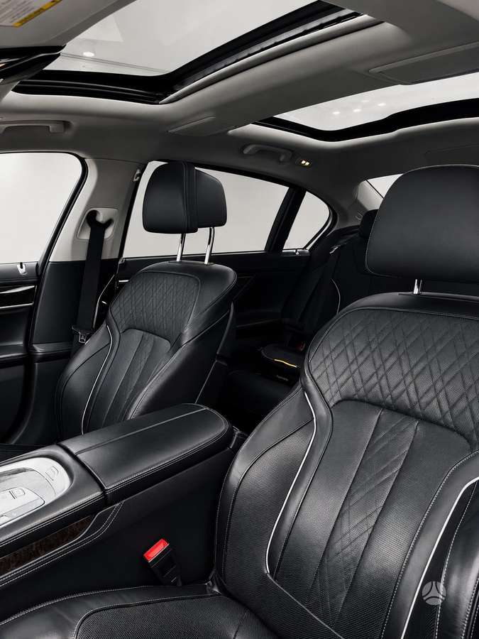 BMW 740, 3.0 l., Седан