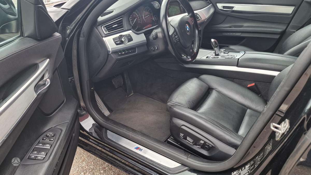BMW 730, 3.0 l., Седан