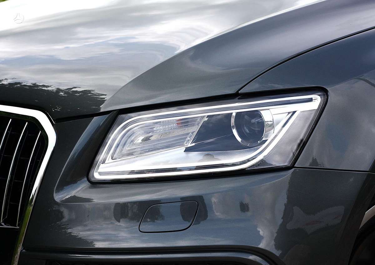 Audi Q5, 2.0 l., off-road / crossover