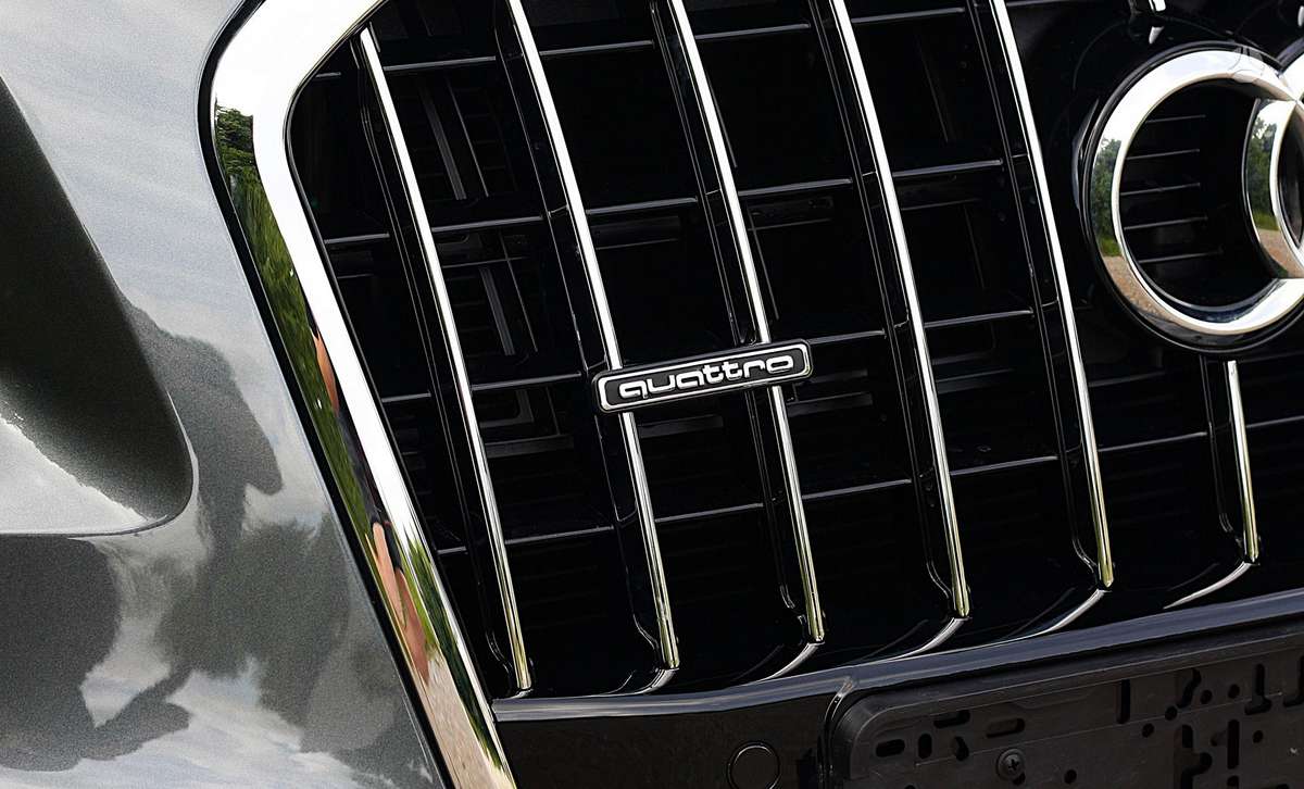 Audi Q5, 2.0 l., off-road / crossover