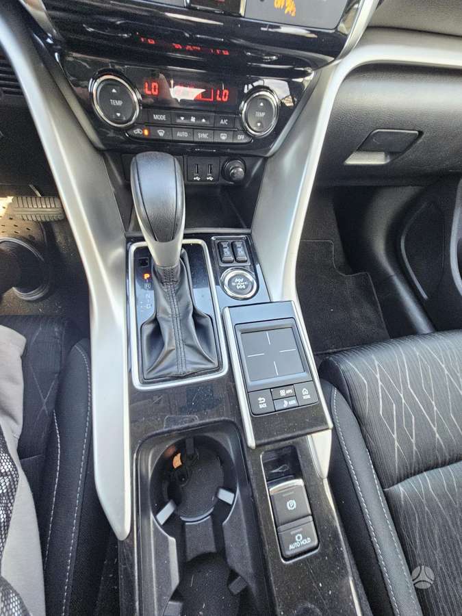 Mitsubishi Eclipse Cross, 1.5 l., Внедорожник / Кроссовер