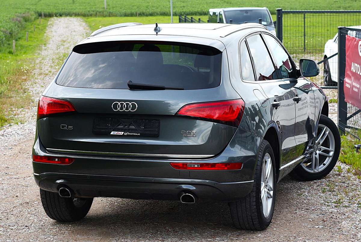 Audi Q5, 2.0 l., off-road / crossover