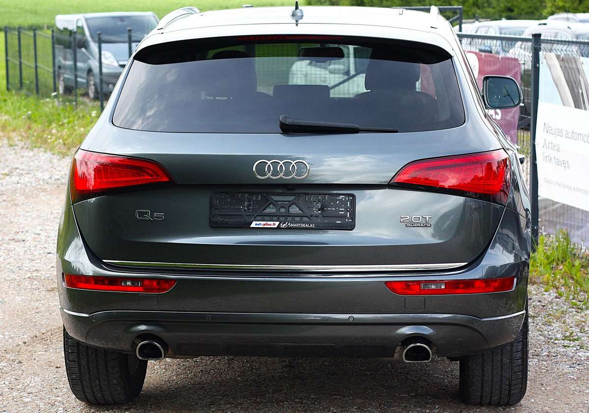 Audi Q5, 2.0 l., off-road / crossover