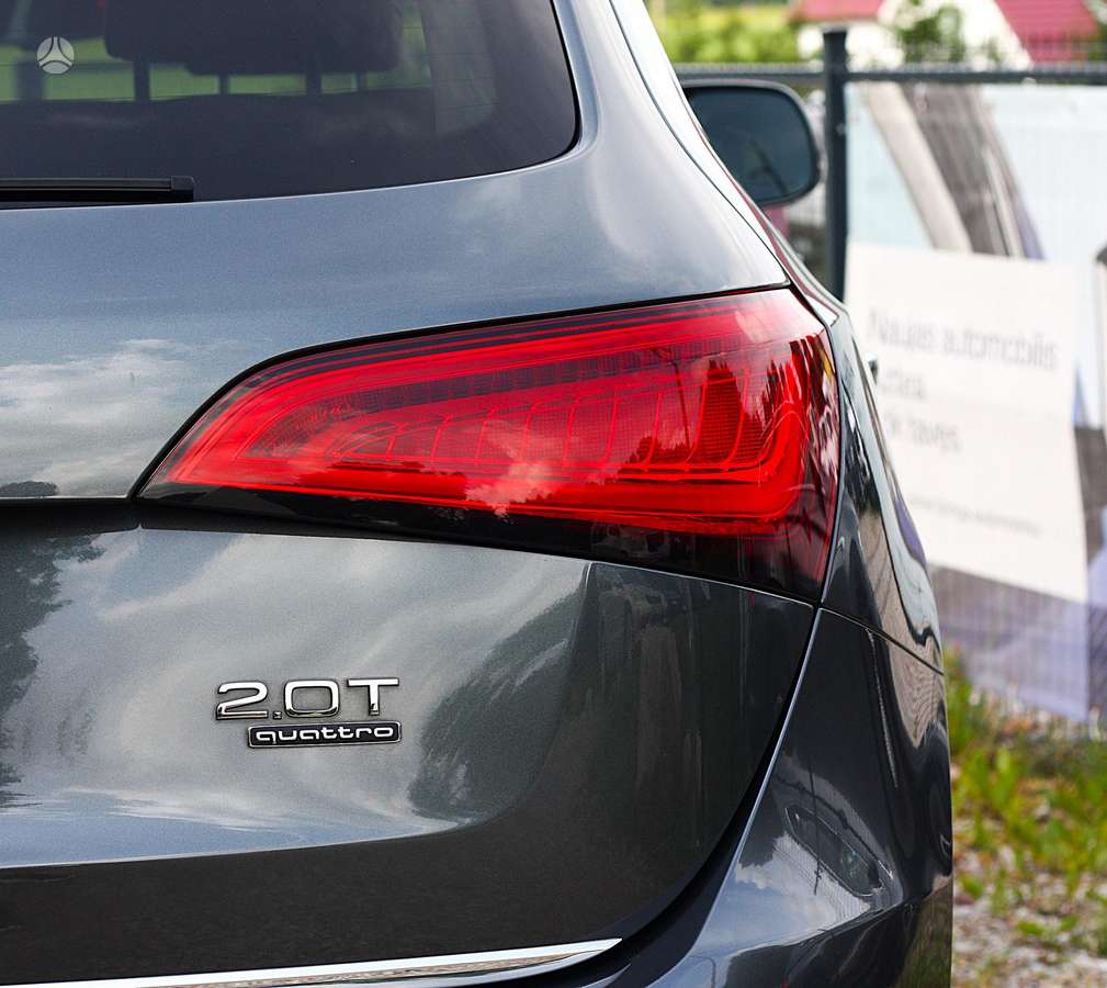 Audi Q5, 2.0 l., off-road / crossover