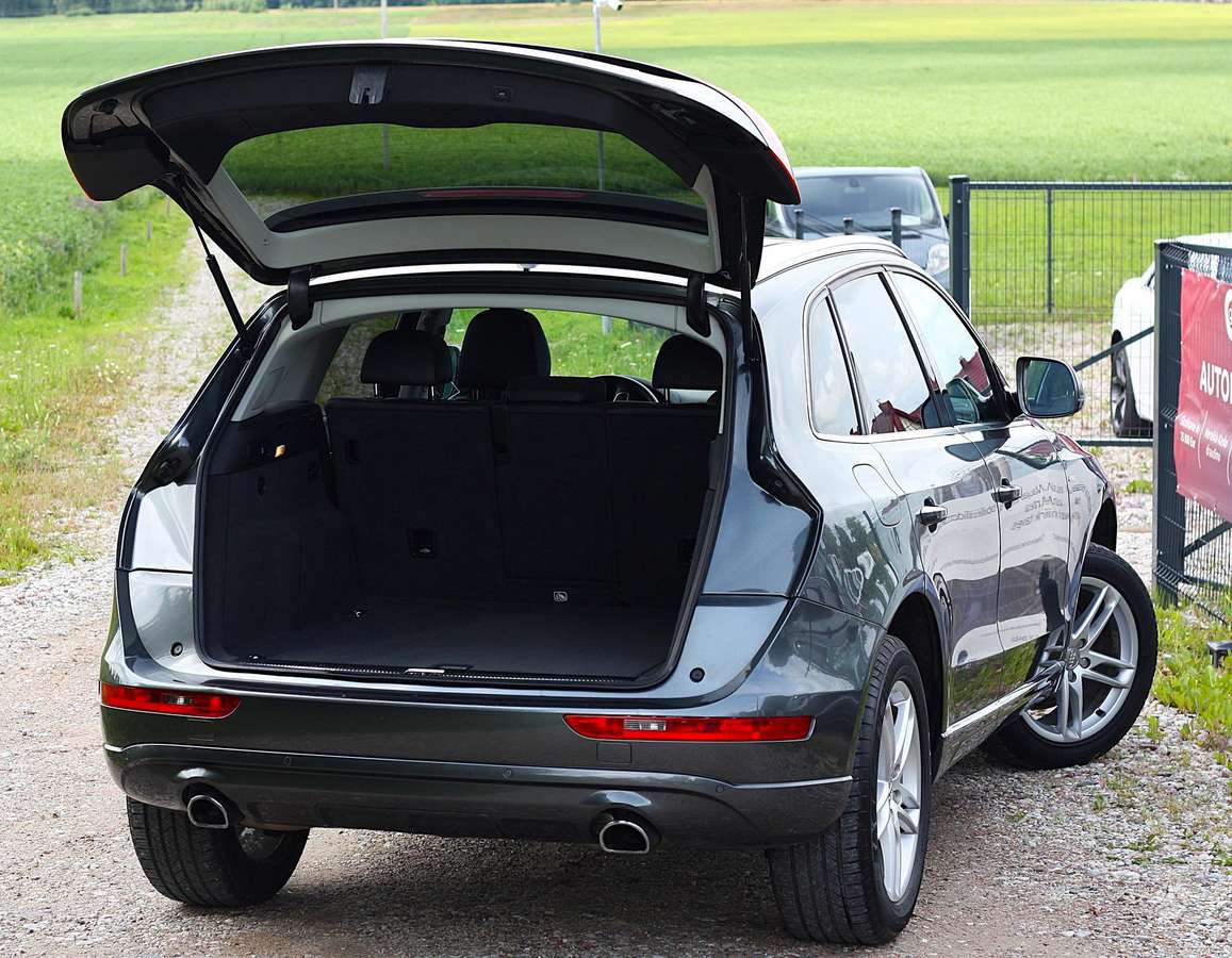 Audi Q5, 2.0 l., off-road / crossover