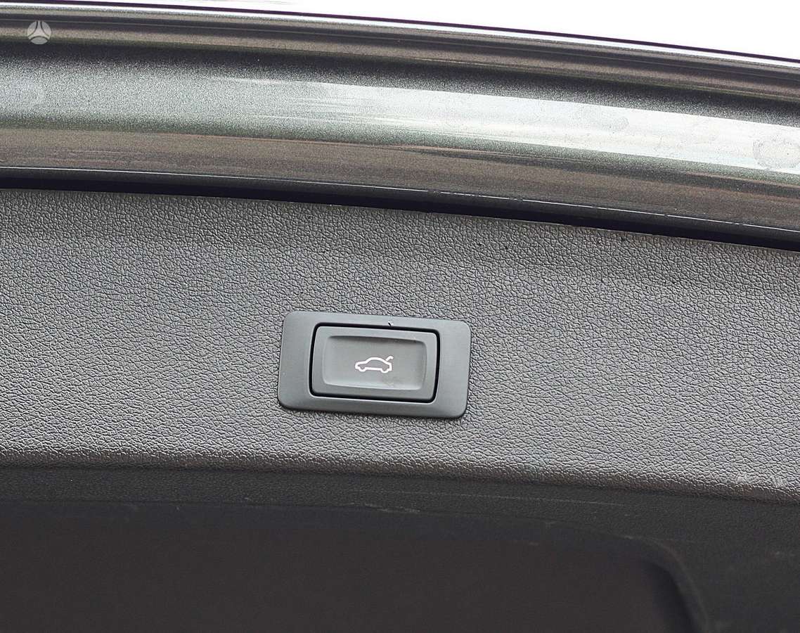 Audi Q5, 2.0 l., off-road / crossover