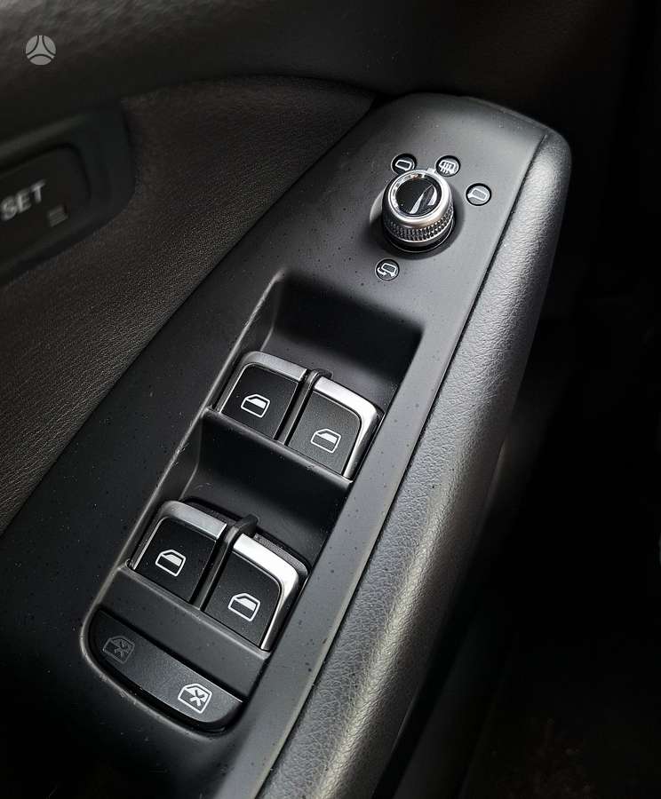 Audi Q5, 2.0 l., off-road / crossover
