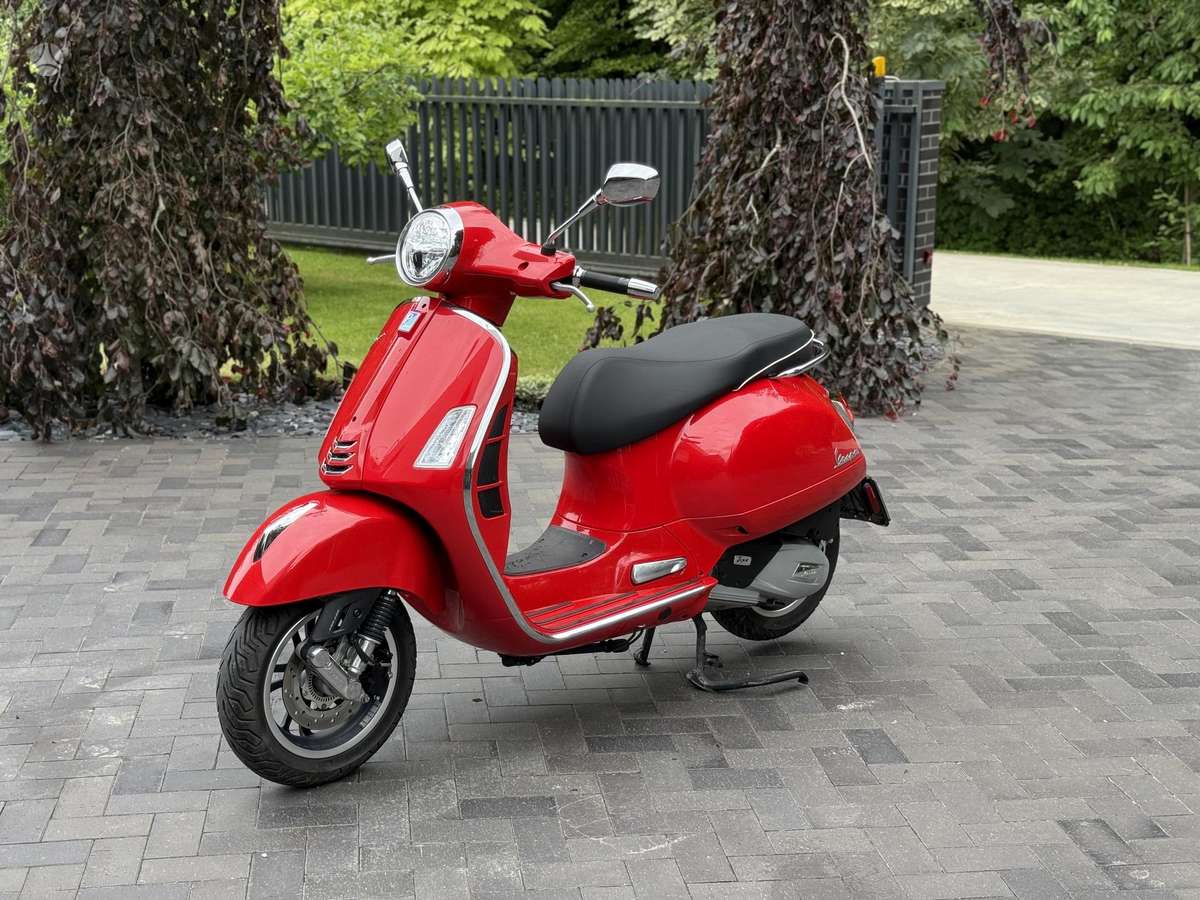Piaggio Vespa 125cc, мотороллеры / мопеды