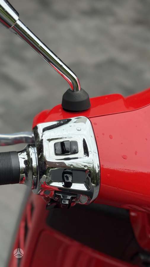Piaggio Vespa 125cc, мотороллеры / мопеды