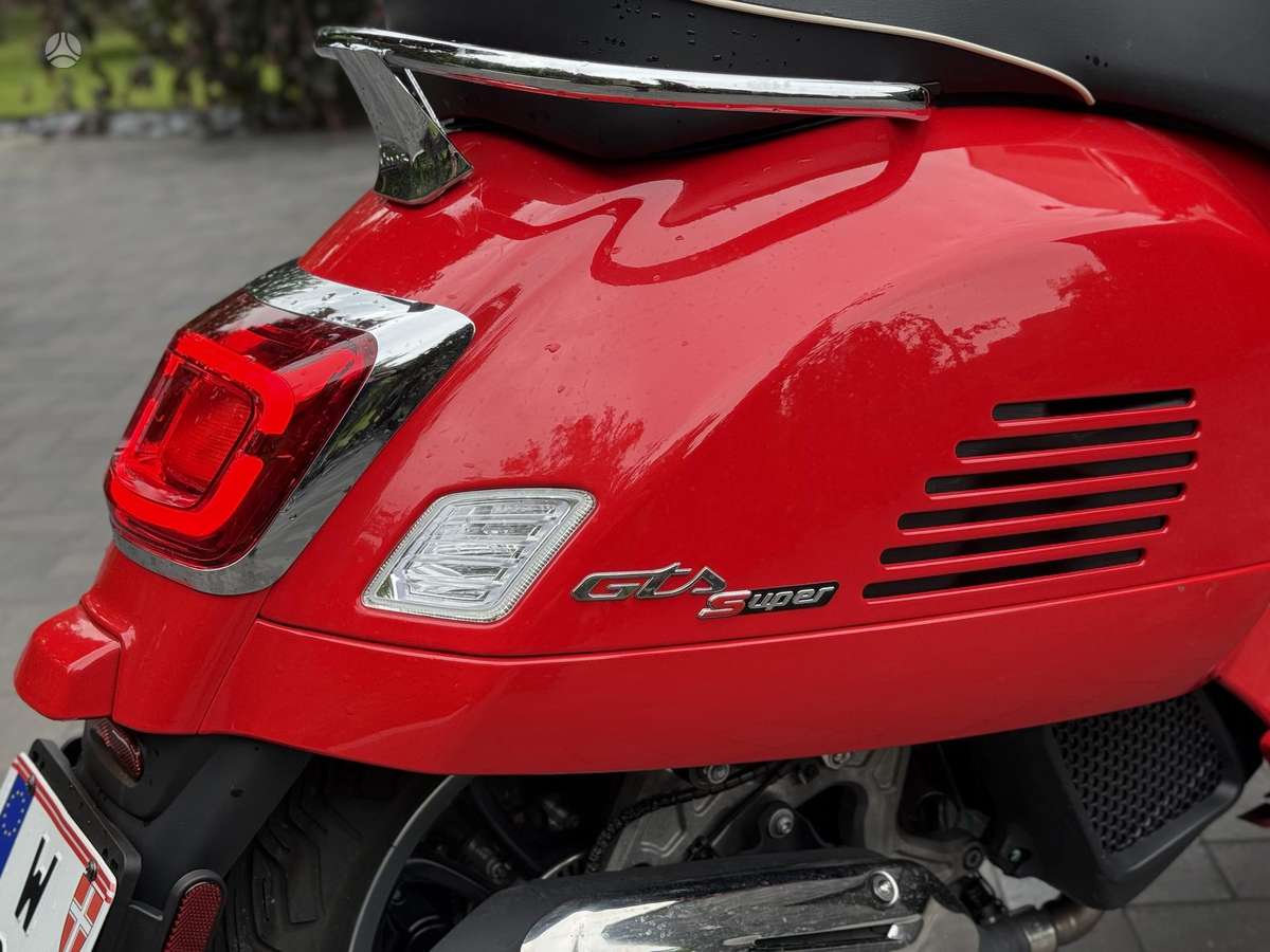 Piaggio Vespa 125cc, мотороллеры / мопеды