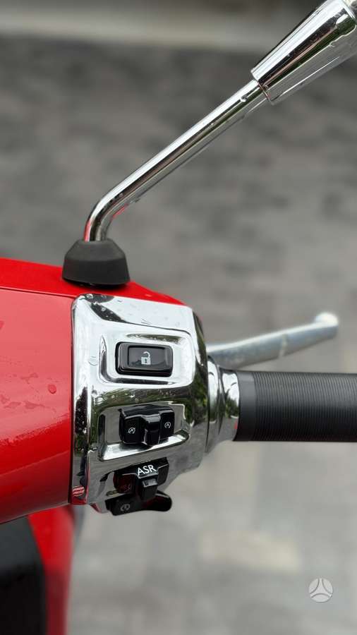 Piaggio Vespa 125cc, мотороллеры / мопеды