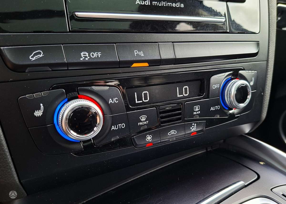 Audi Q5, 2.0 l., off-road / crossover