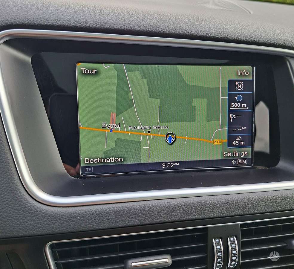 Audi Q5, 2.0 l., off-road / crossover