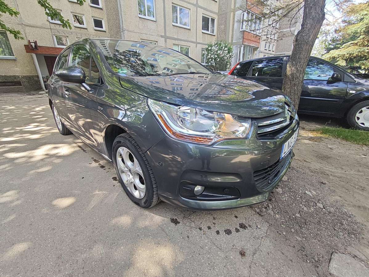 Citroen C4, 1.6 l., hatchback