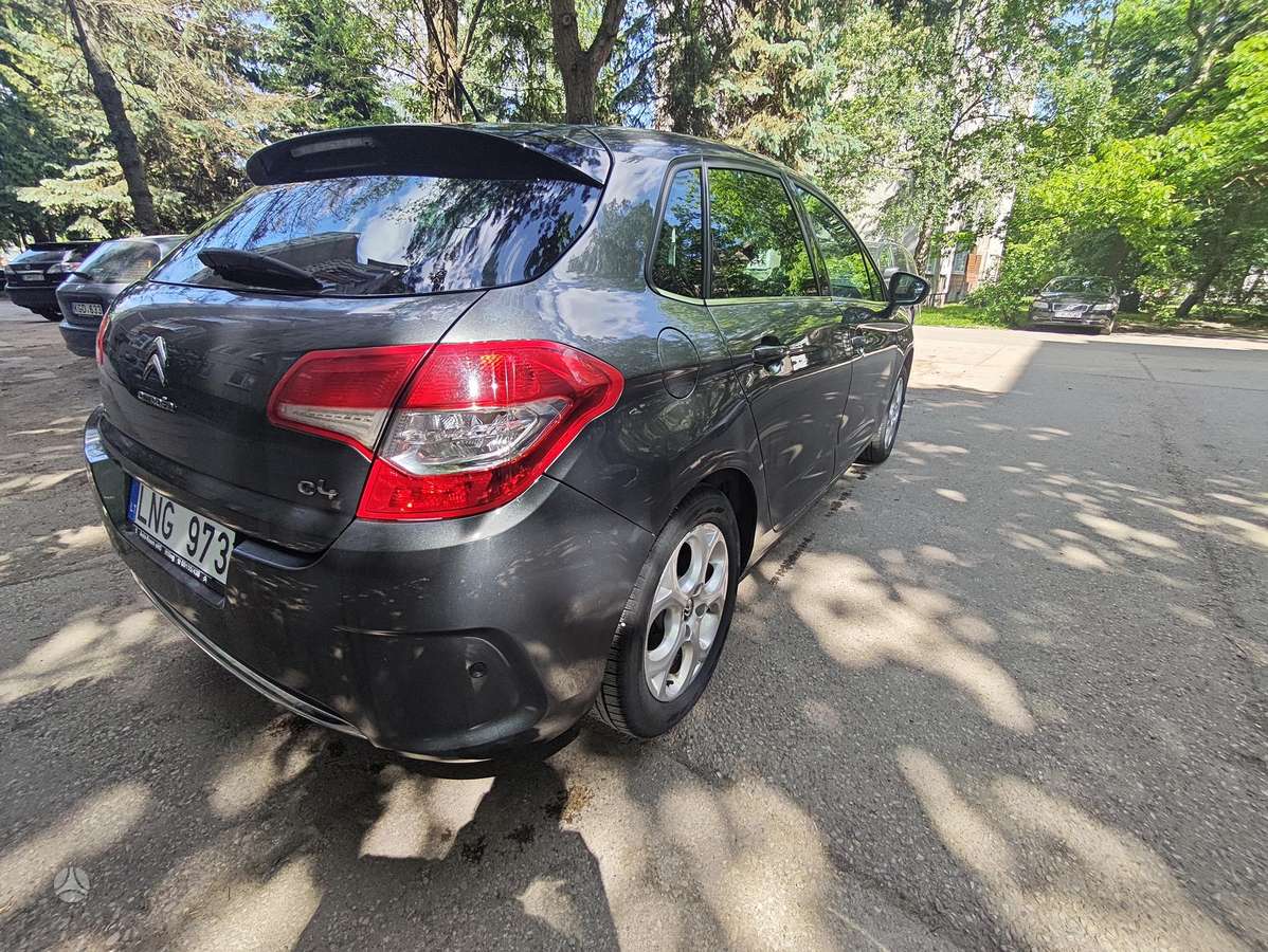 Citroen C4, 1.6 l., hatchback