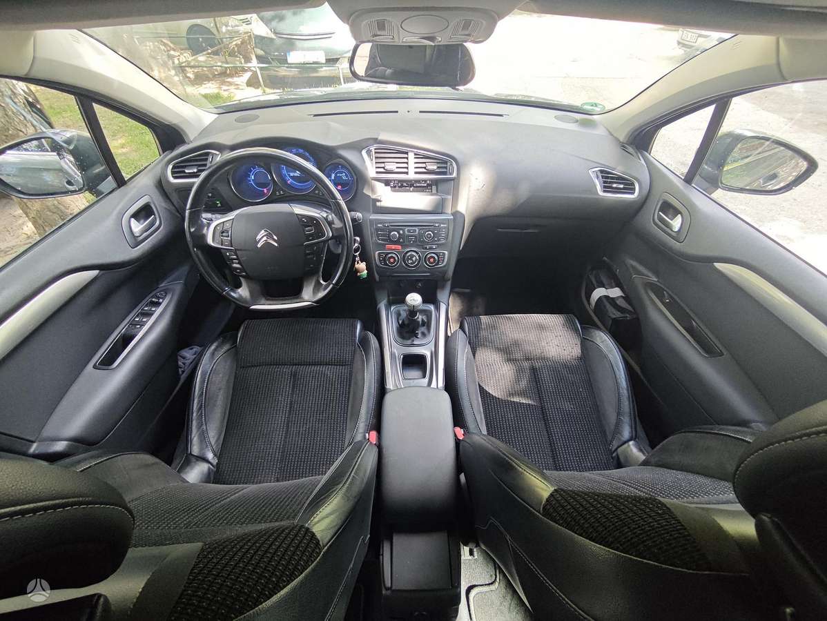 Citroen C4, 1.6 l., hatchback