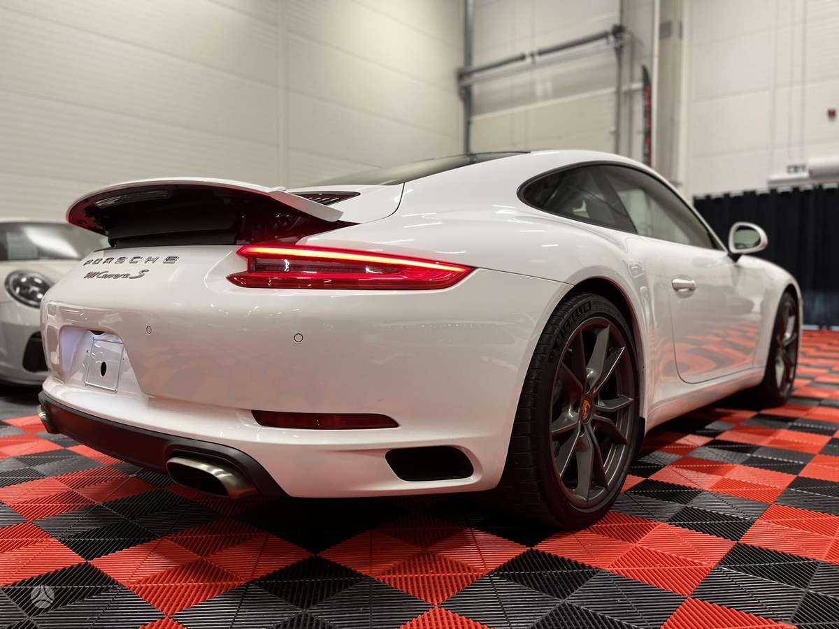 Porsche 911 - 4