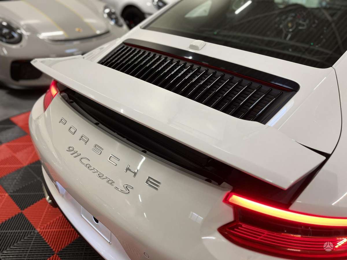 Porsche 911 - 9