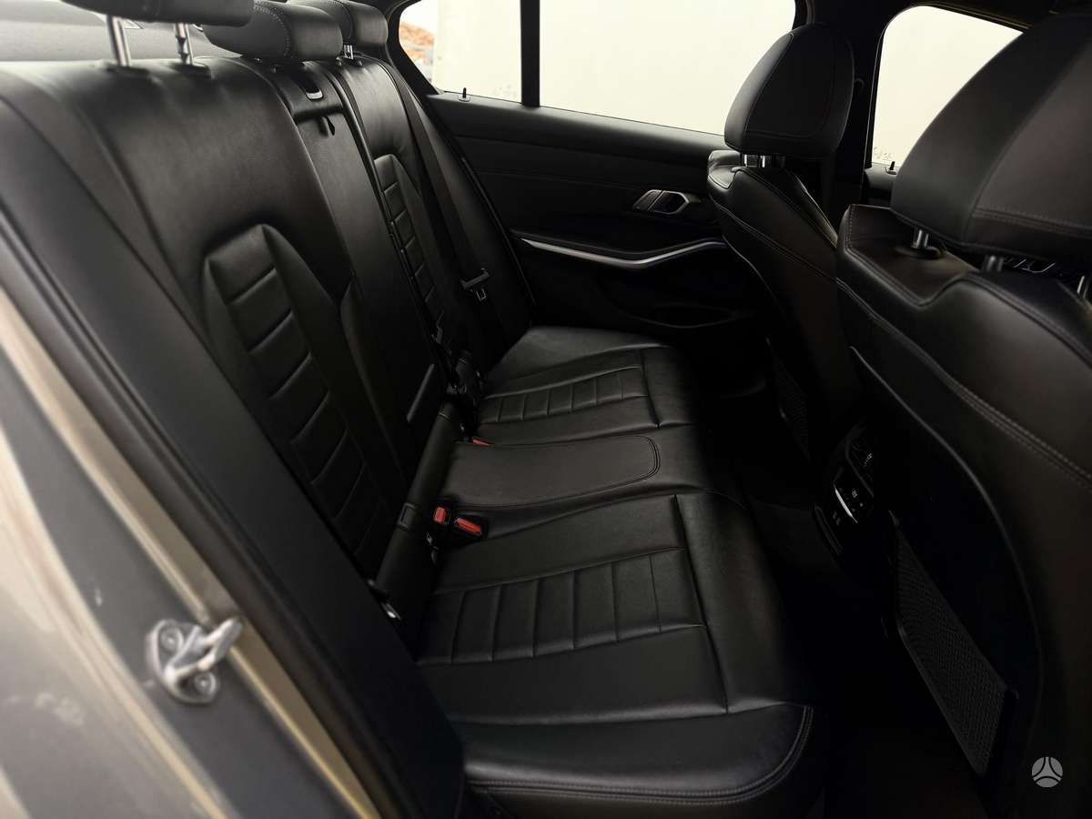 BMW 320, 2.0 l., Седан
