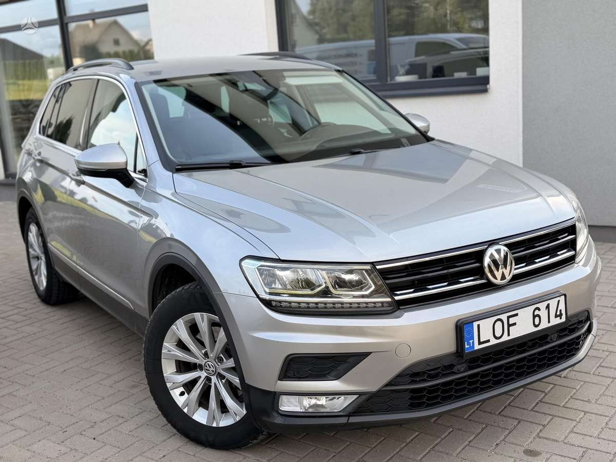 Volkswagen Tiguan - 1