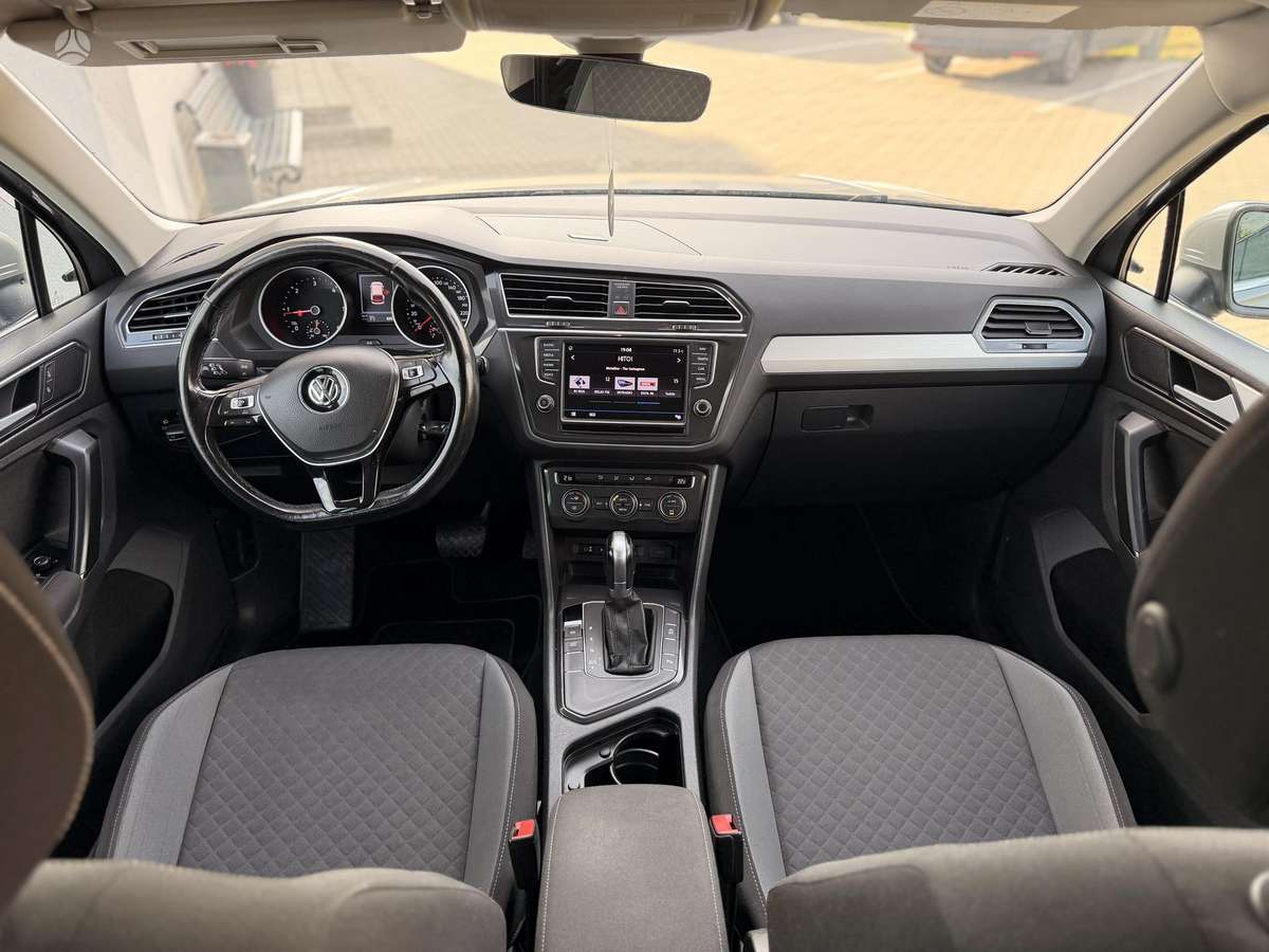 Volkswagen Tiguan - 10