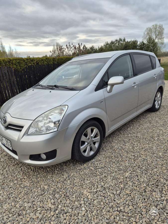 Toyota Corolla Verso - 6