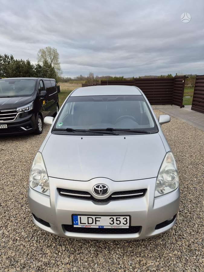 Toyota Corolla Verso - 7
