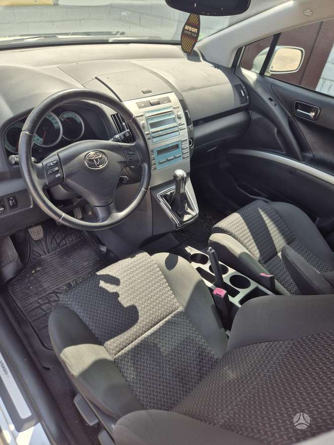 Toyota Corolla Verso - 9
