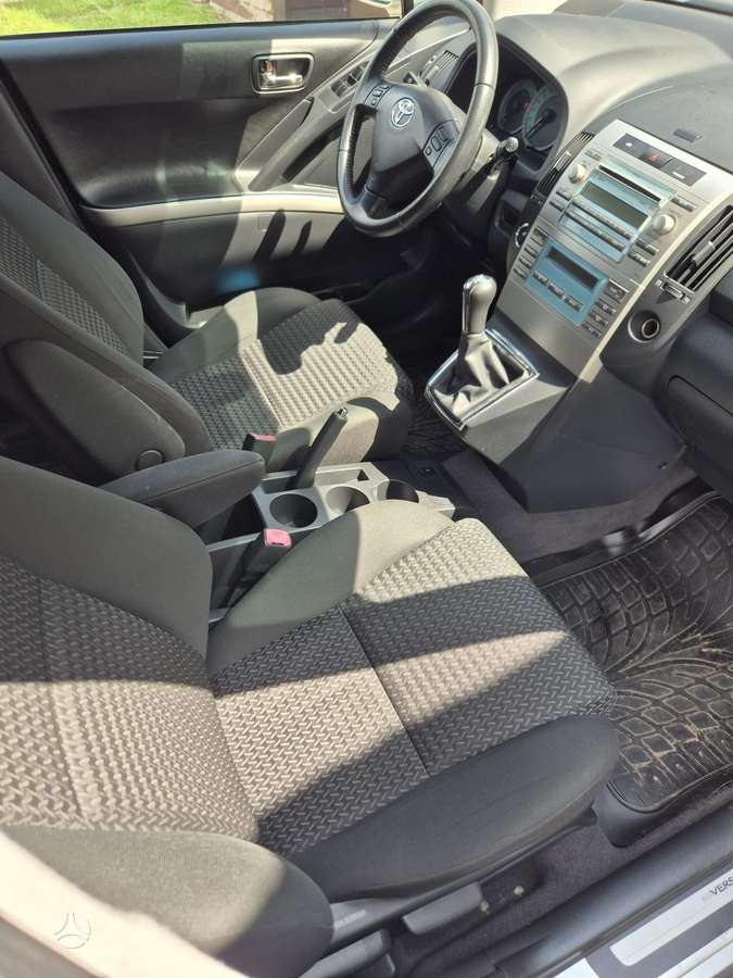 Toyota Corolla Verso - 10