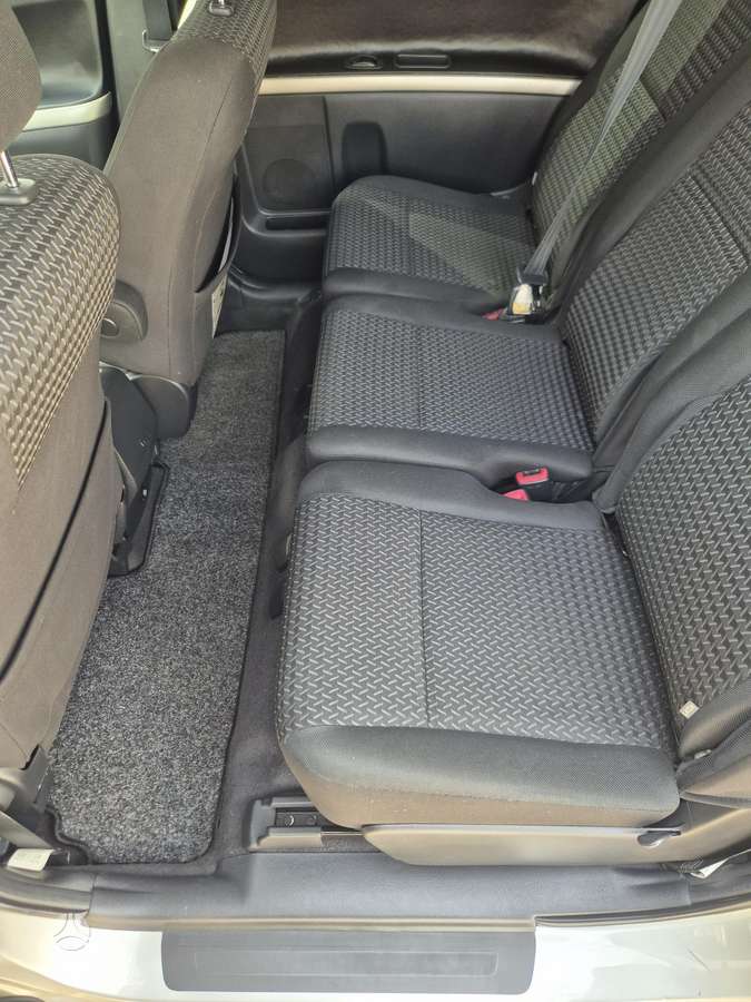 Toyota Corolla Verso - 11