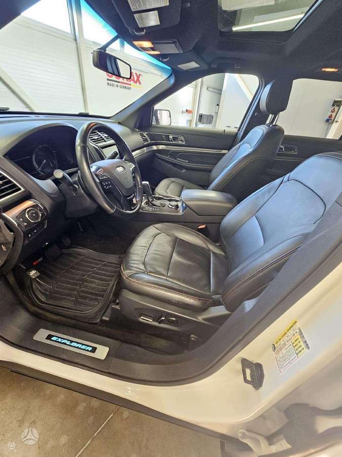 Ford Explorer, 3.5 l., off-road / crossover