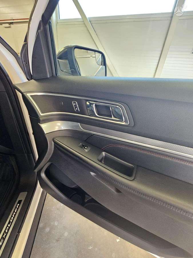 Ford Explorer, 3.5 l., off-road / crossover