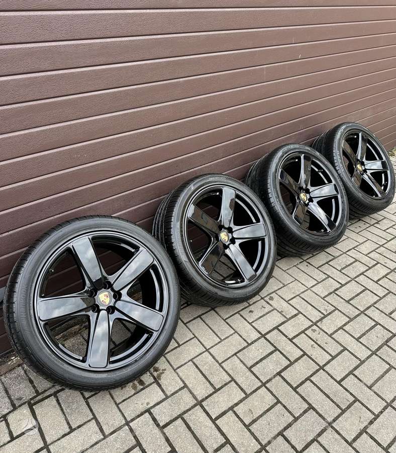 Porsche Macan Turbo, light alloy, R21