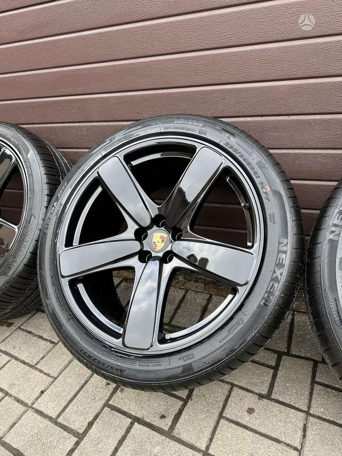 Porsche Macan Turbo, light alloy, R21