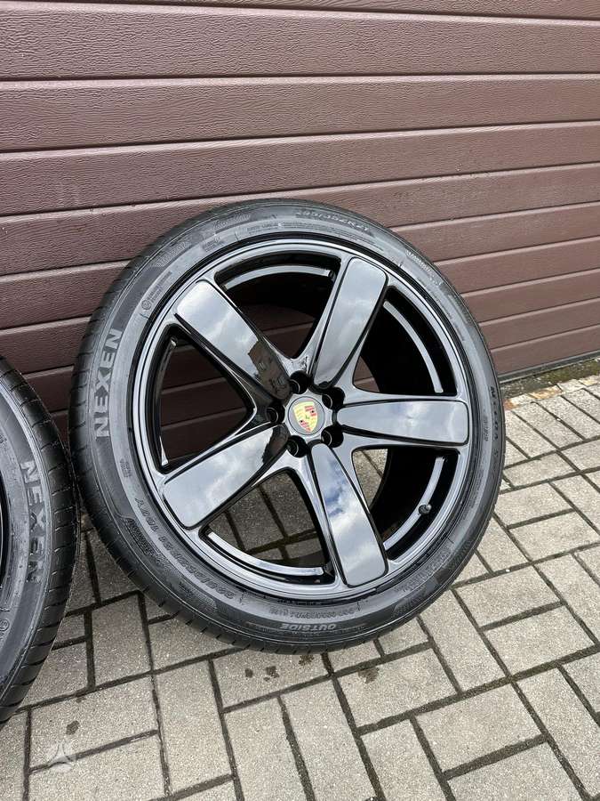 Porsche Macan Turbo, light alloy, R21