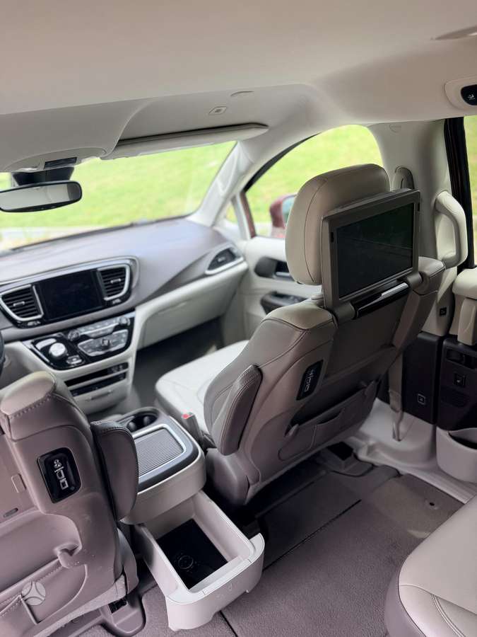 Chrysler Pacifica, 3.6 l., Минивэн