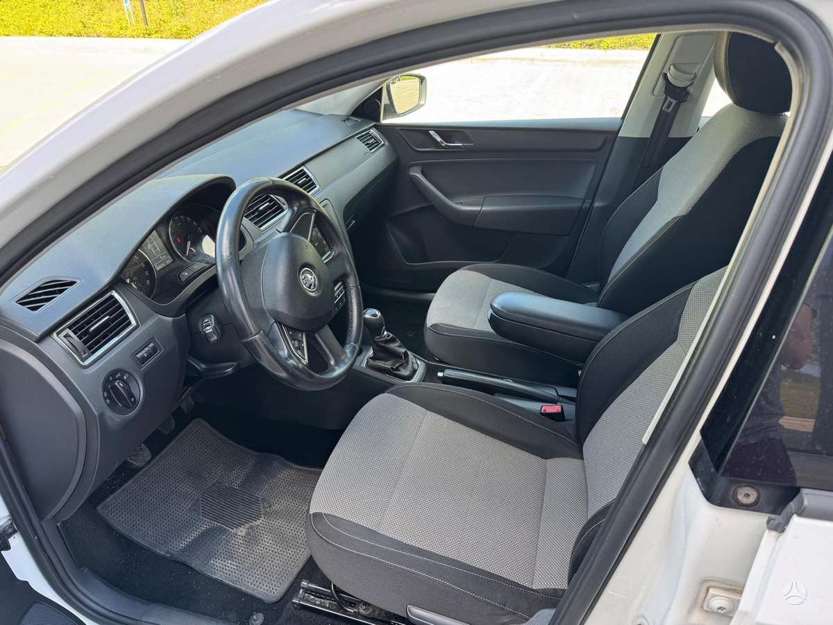 Skoda Rapid, 1.6 l., hatchback