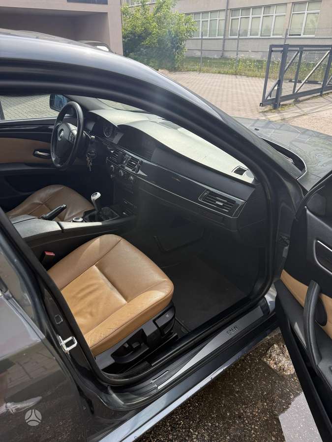 BMW 520, 2.0 l., Седан
