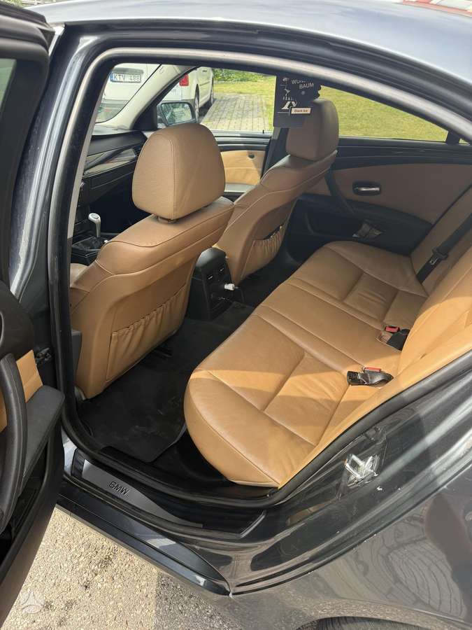 BMW 520, 2.0 l., Седан