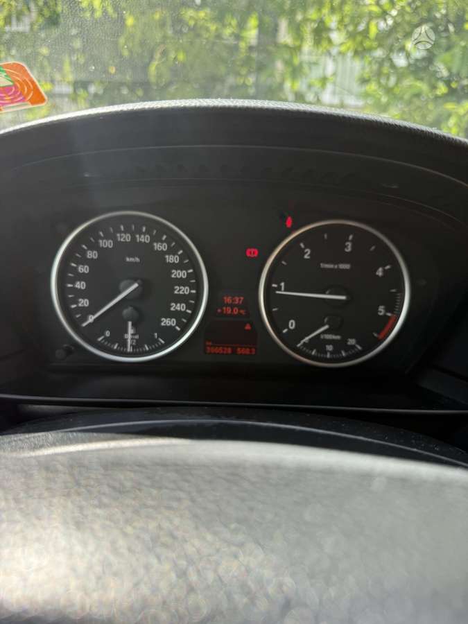BMW 520, 2.0 l., Седан