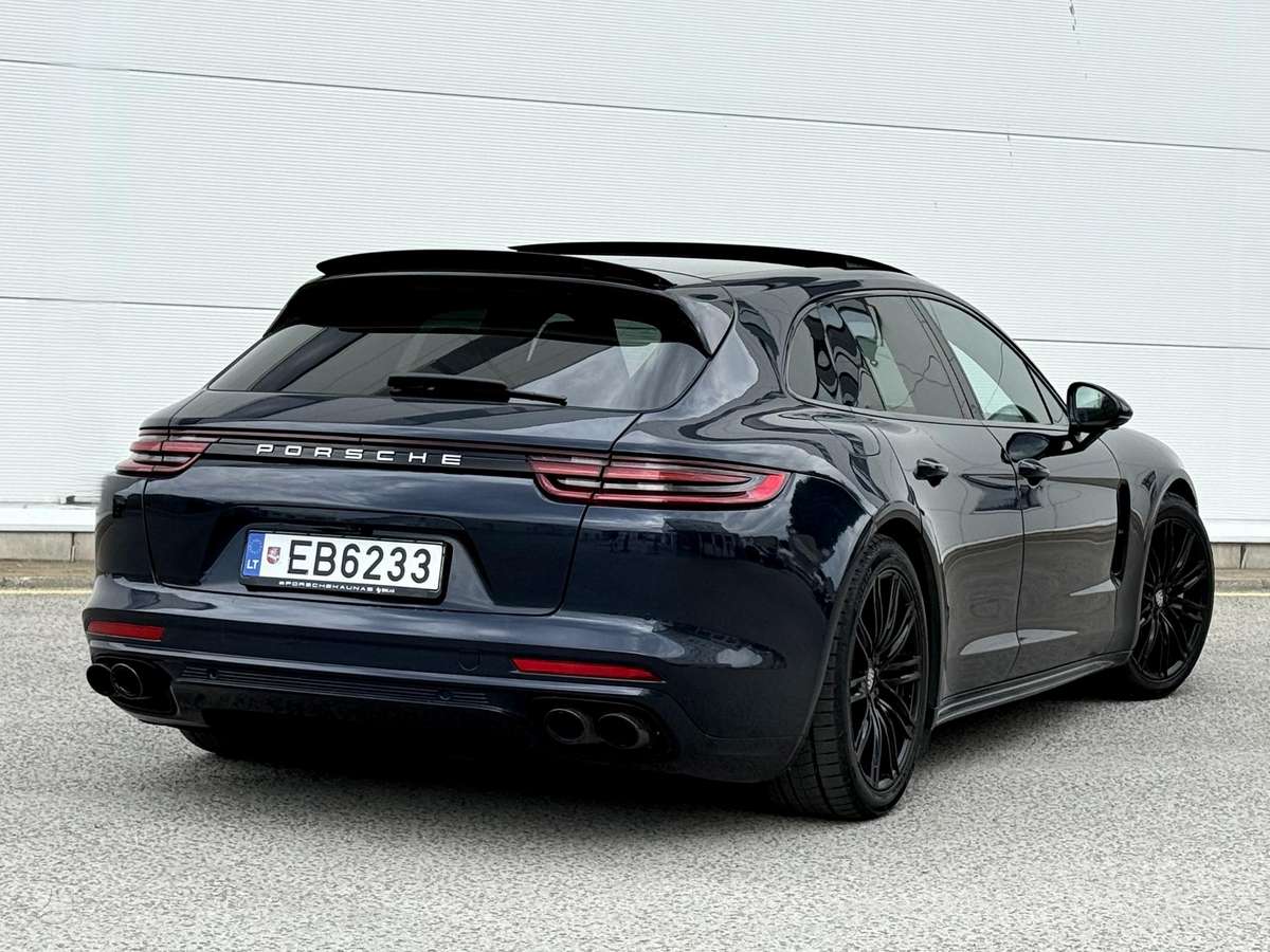 Porsche Panamera - 5