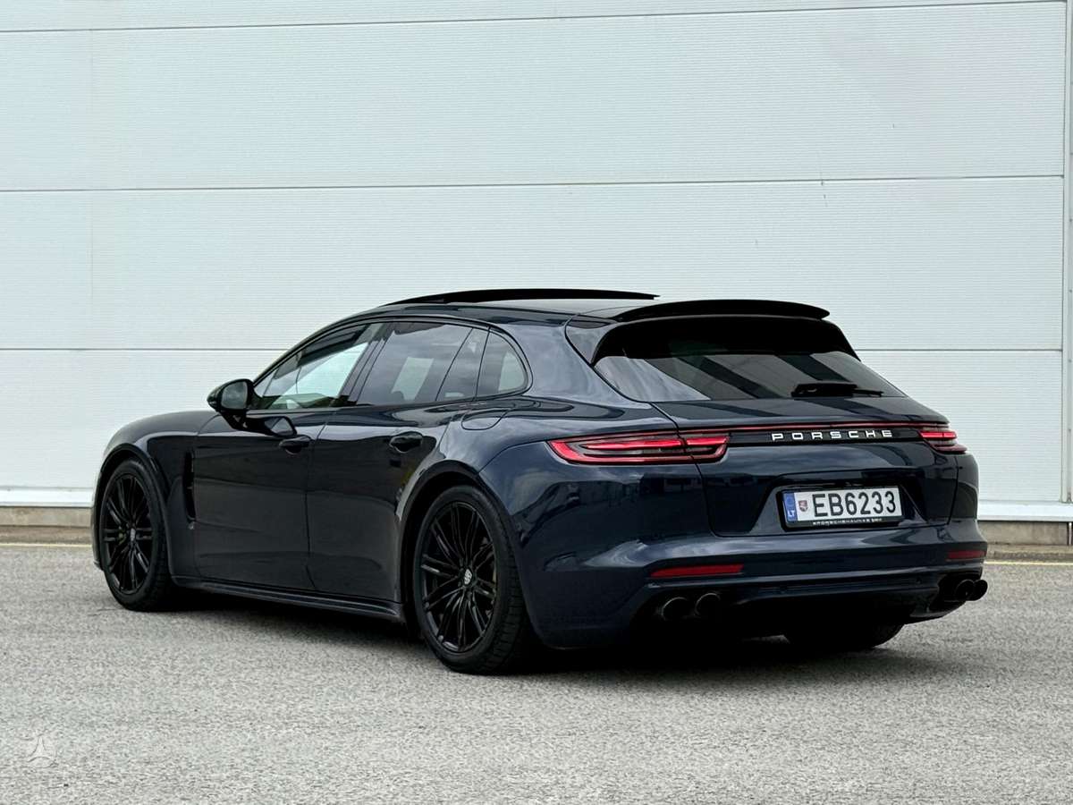 Porsche Panamera - 3