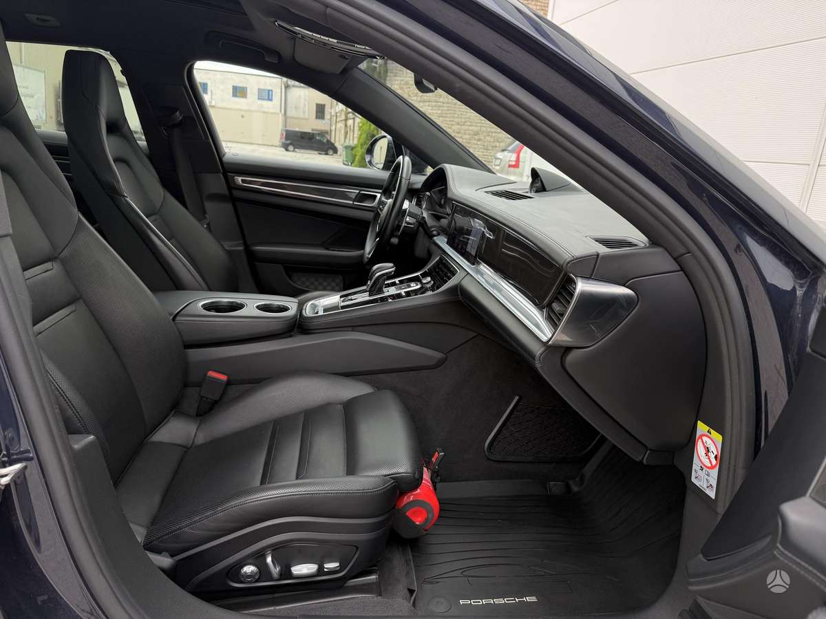 Porsche Panamera - 9