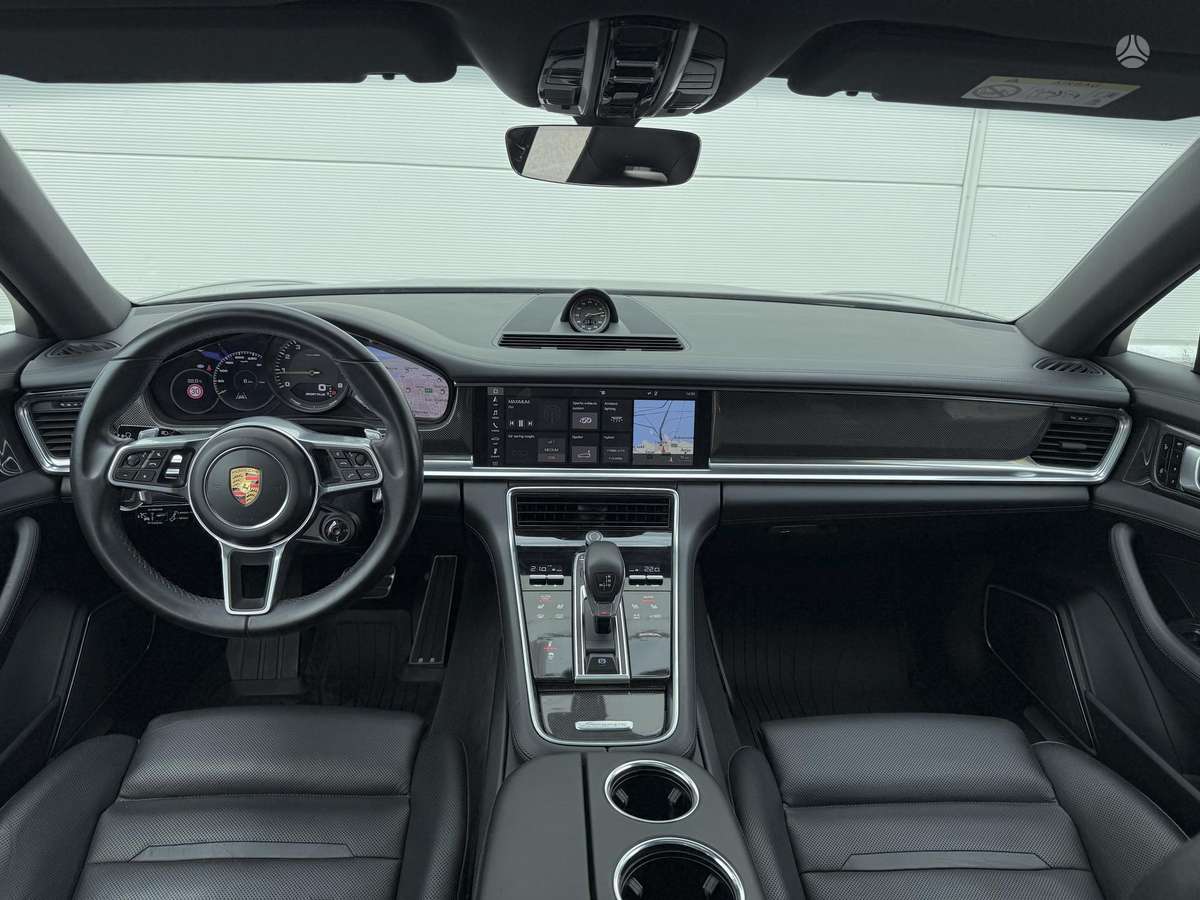 Porsche Panamera - 8