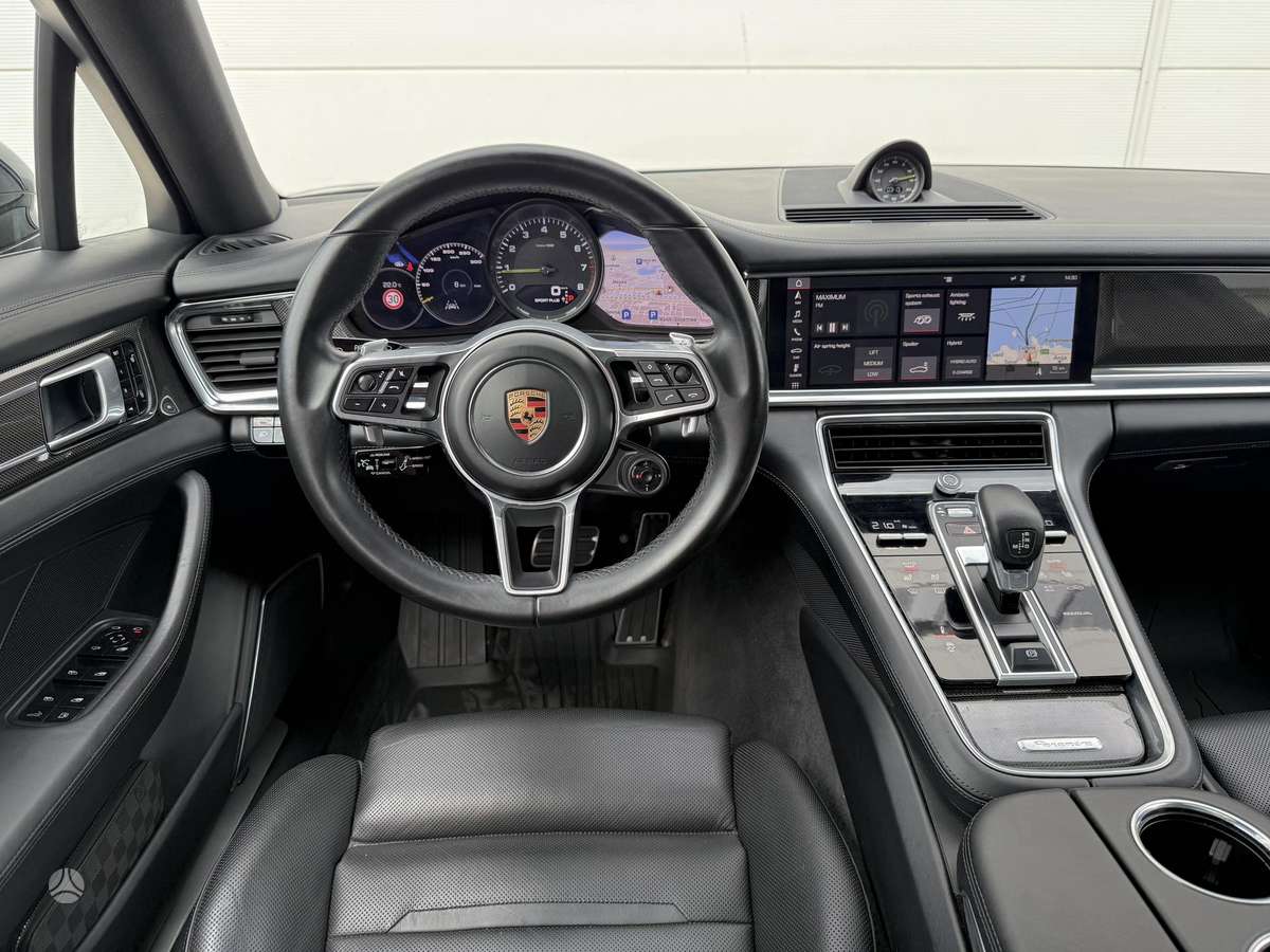 Porsche Panamera - 12