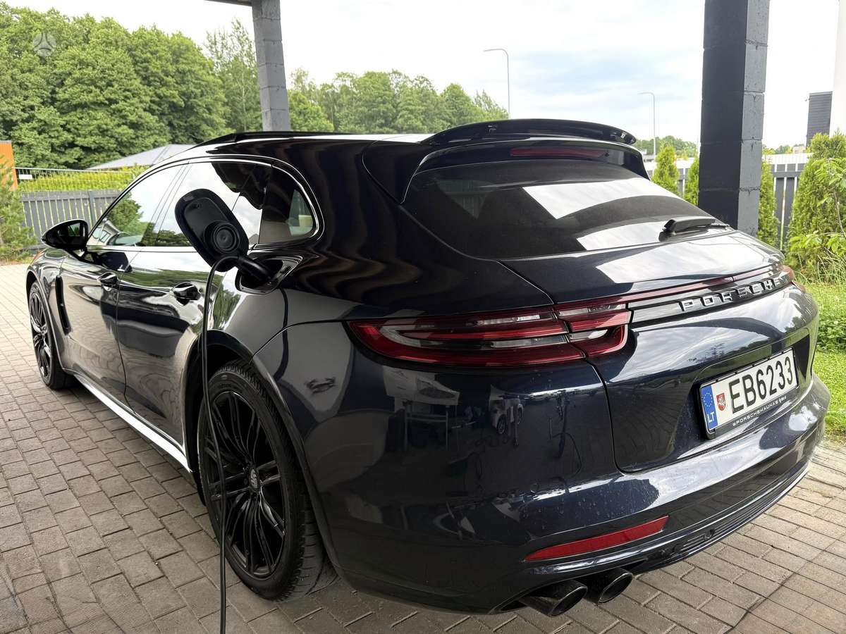 Porsche Panamera - 6