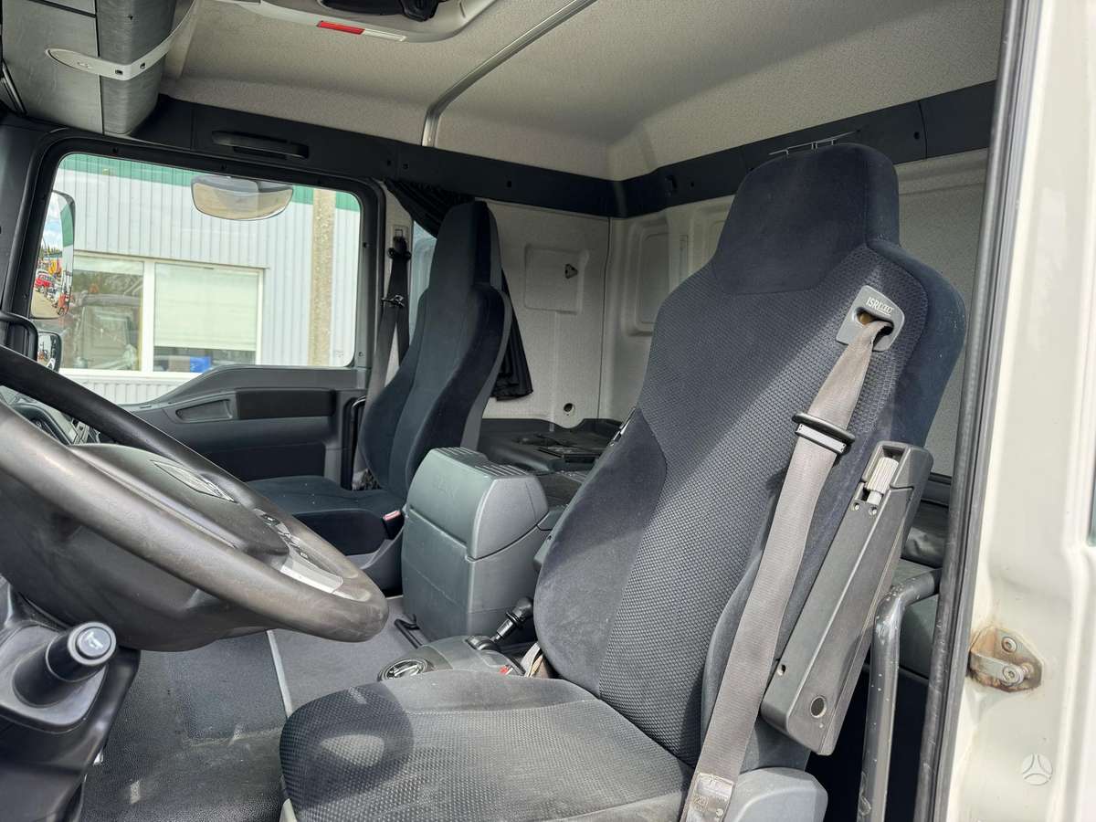 MAN TGM 26.340 EEV, dropside with curtains